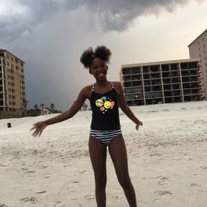 Meet your Posher, Lonashia